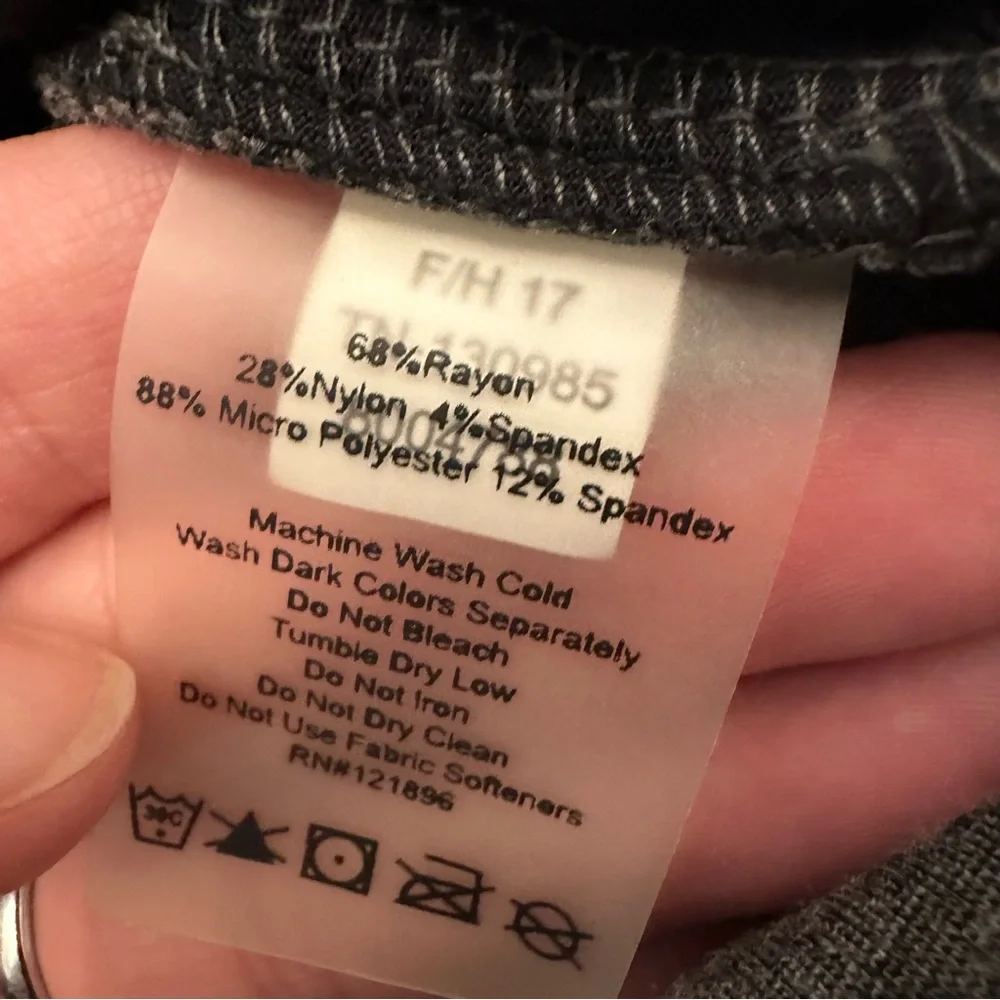 Title Nine Passport Dress
Small Black Gray Travel Vest Ponte Fair Isle Winter - Picture 7 of 7